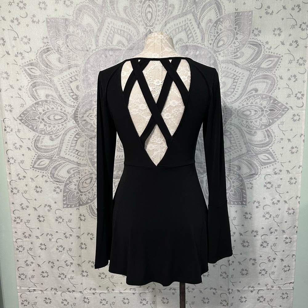New $72 Express Black Stretch Lattice Open Back Bell Sleeve Tunic Top Shirt M